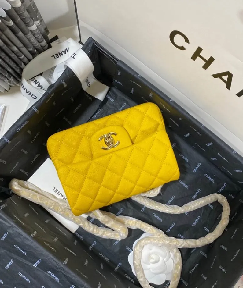 Lambskin Model: 1115 Size: 17cm