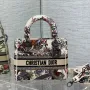 Lady Winter Garden Collection