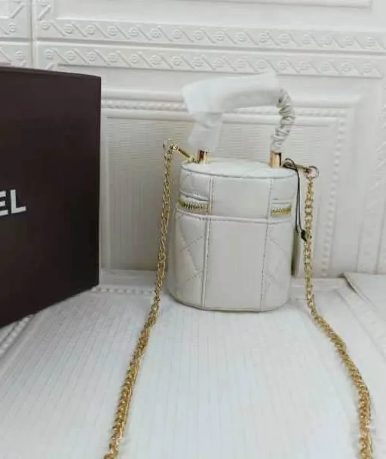 Chanel Vintage Cosmetic Bag Size: 12x11cm, Style: 212