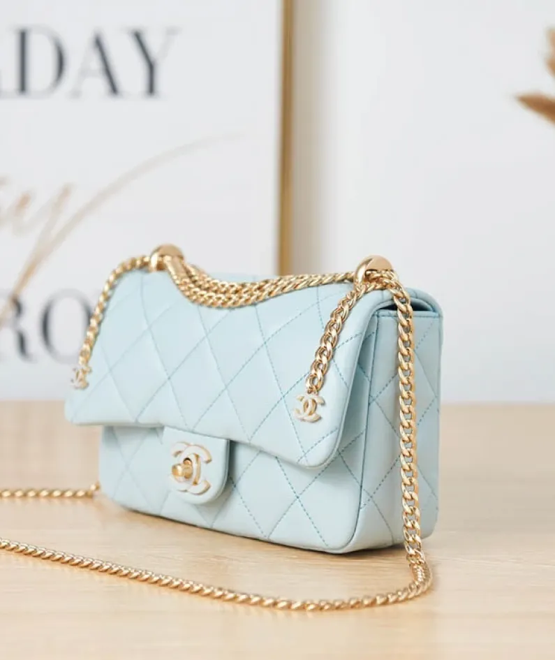 Chanel One Shoulder Crossbody Model Number: AS3114 Size: 16-22-7cm
