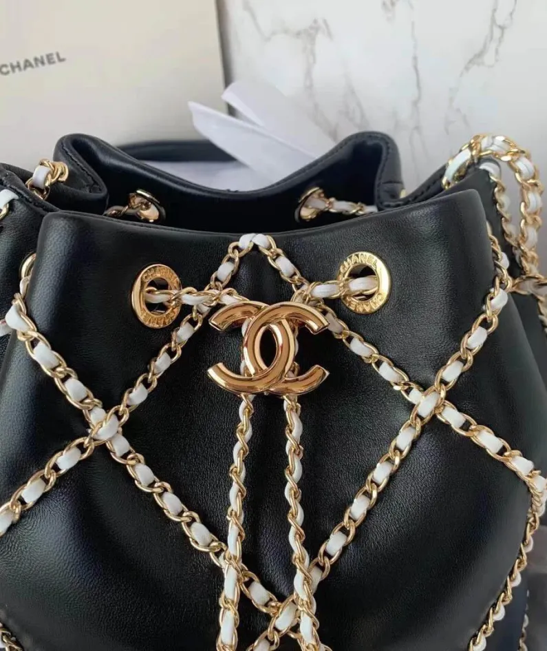 Chanel size: 21X23X13cm