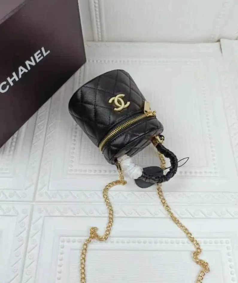 Chanel Vintage Cosmetic Bag Size: 12x11cm, Style: 212