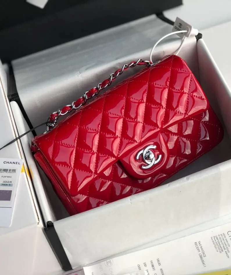 Chanel Patent Leather Pouch Model: 1116 size: 20cm