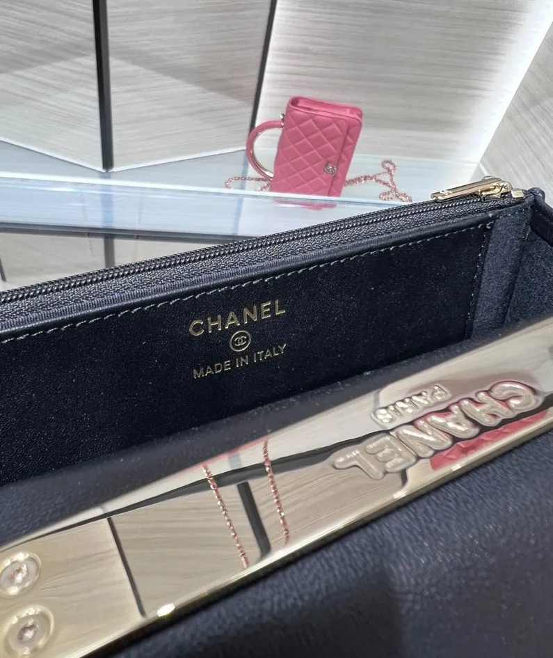 Hand-held diagonal bag Model: AP2844Y9720