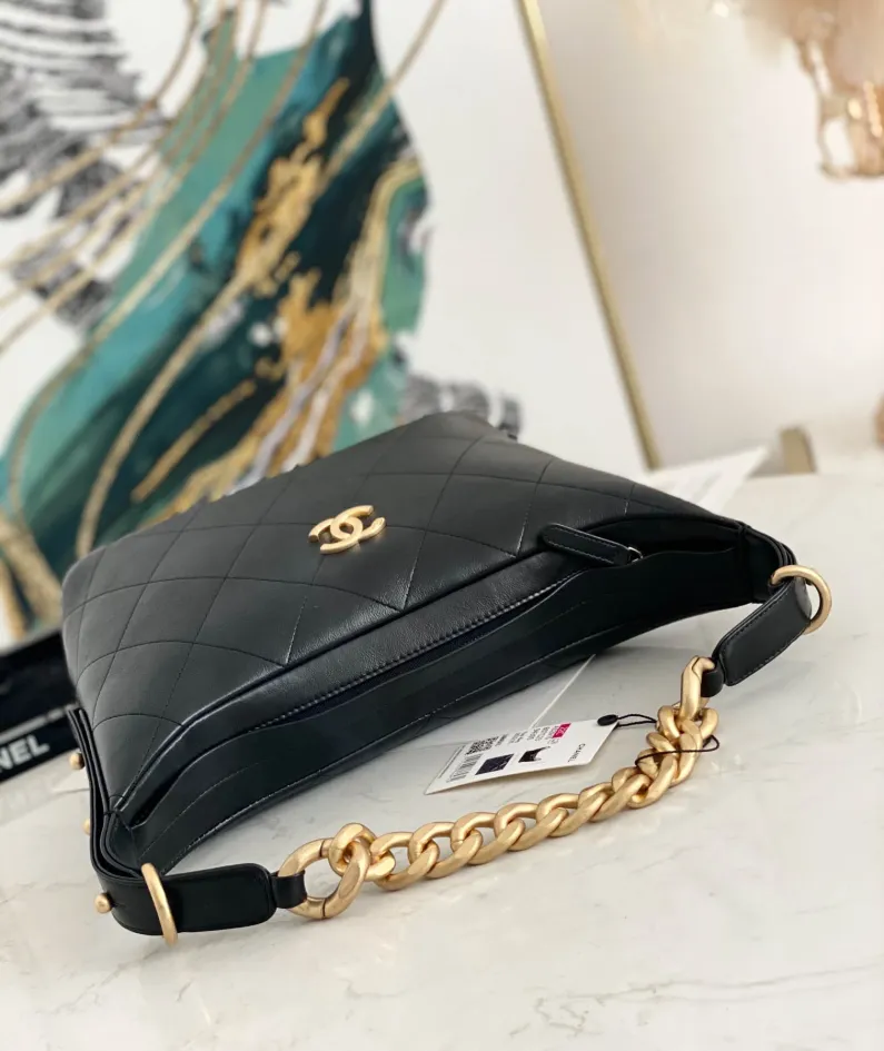 Hippie bag calfskin Size: 28*17*9*cmModel: 2910