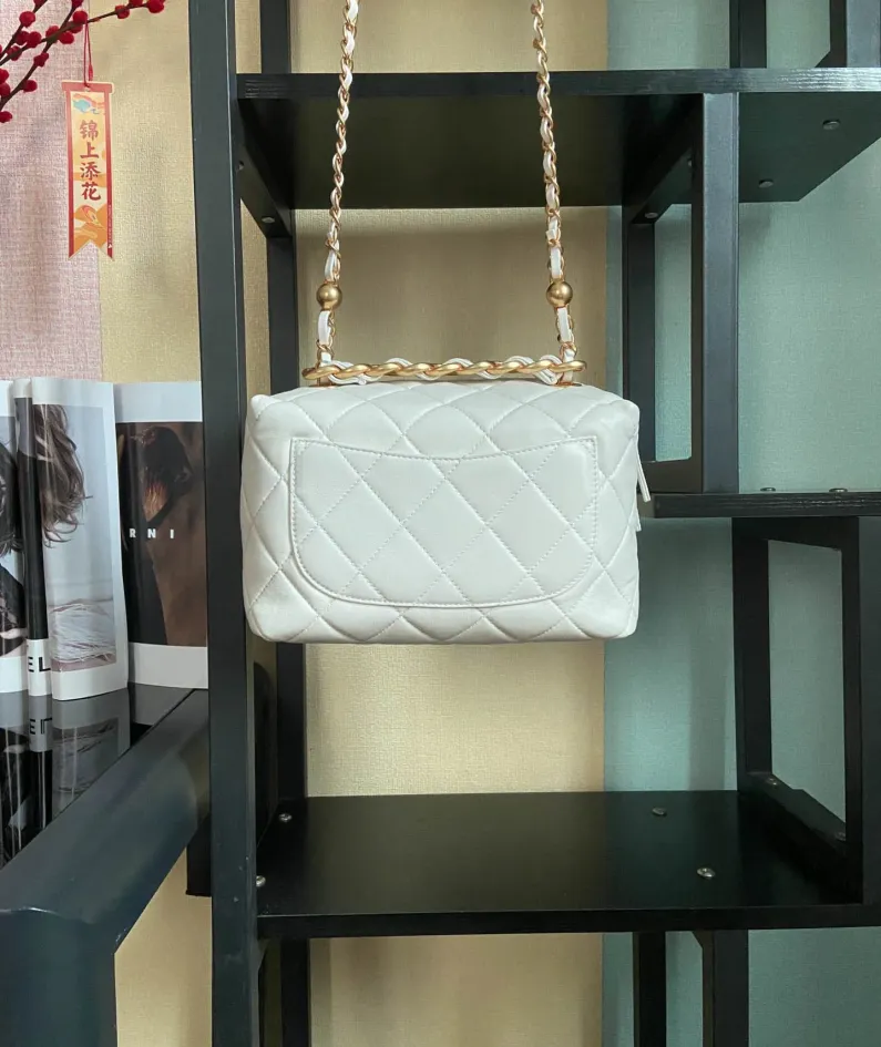 CHANEL Size: 22*10*15