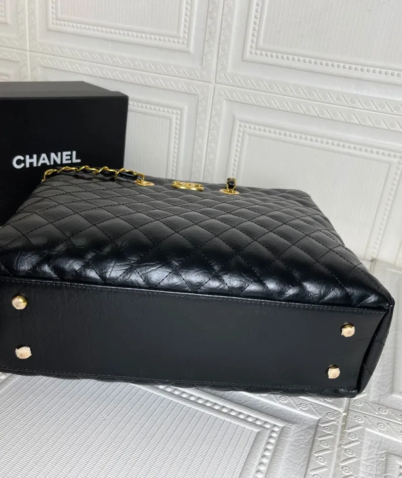 CHANEL palm pattern Size: 35*30*13 Style: 8007