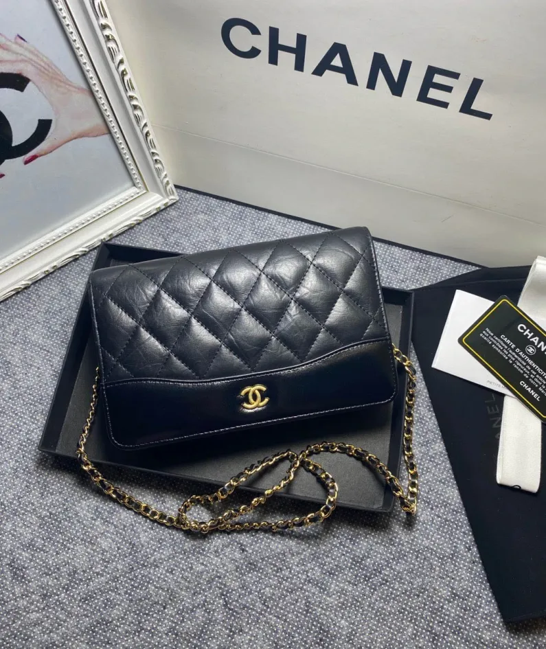 Cross bag size: 19cm