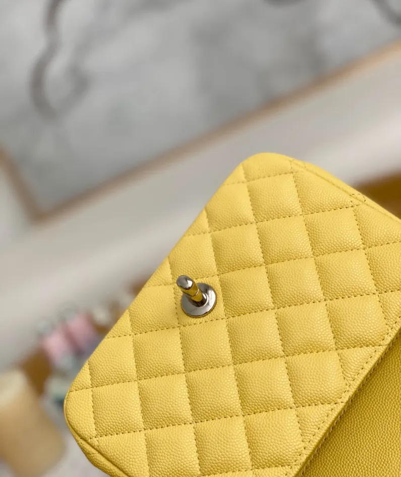 Lambskin Model: 1115 Size: 17cm