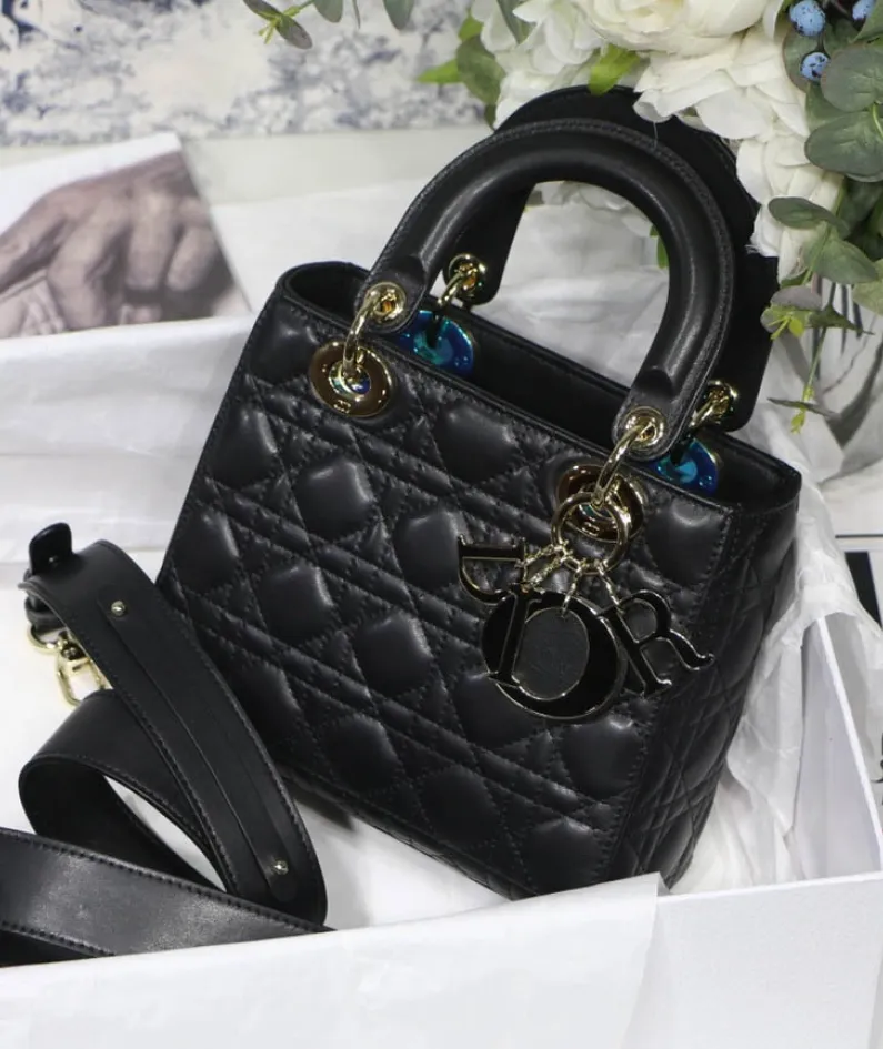 Size: 20x16.5x 8cm