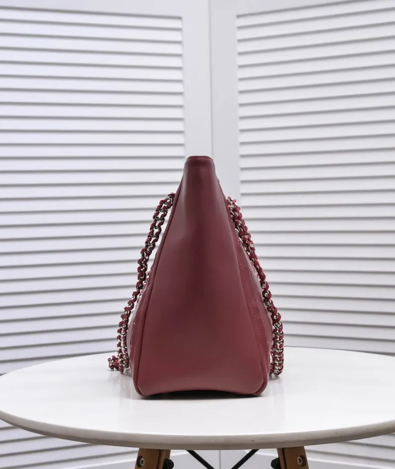 Chanel Style: 9068 Size: 42x29cm