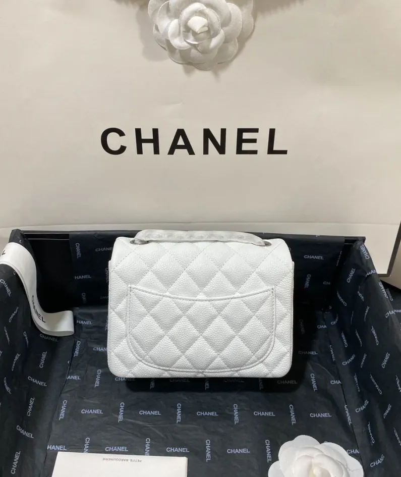 Lambskin Model: 1115 Size: 17cm