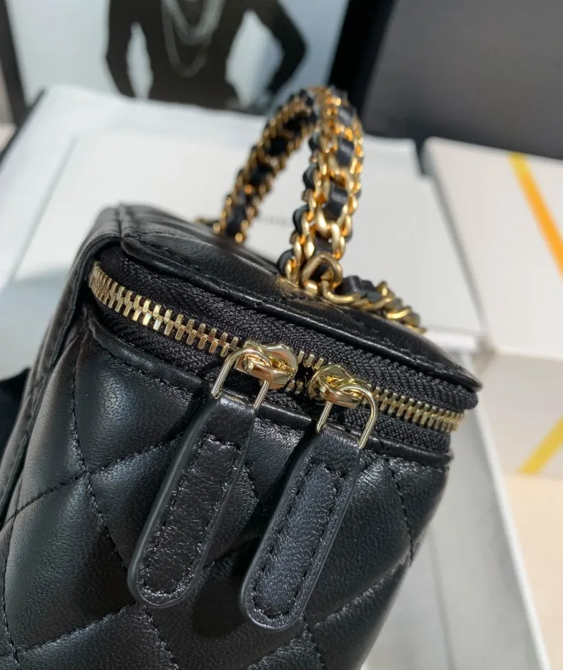Chanel Sheepskin Bag Size: 16*9.5*8