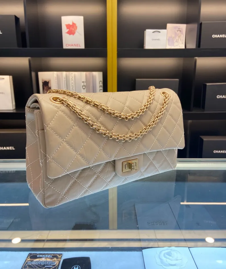 CHANEL Size: 24cm Ident No.: 037586