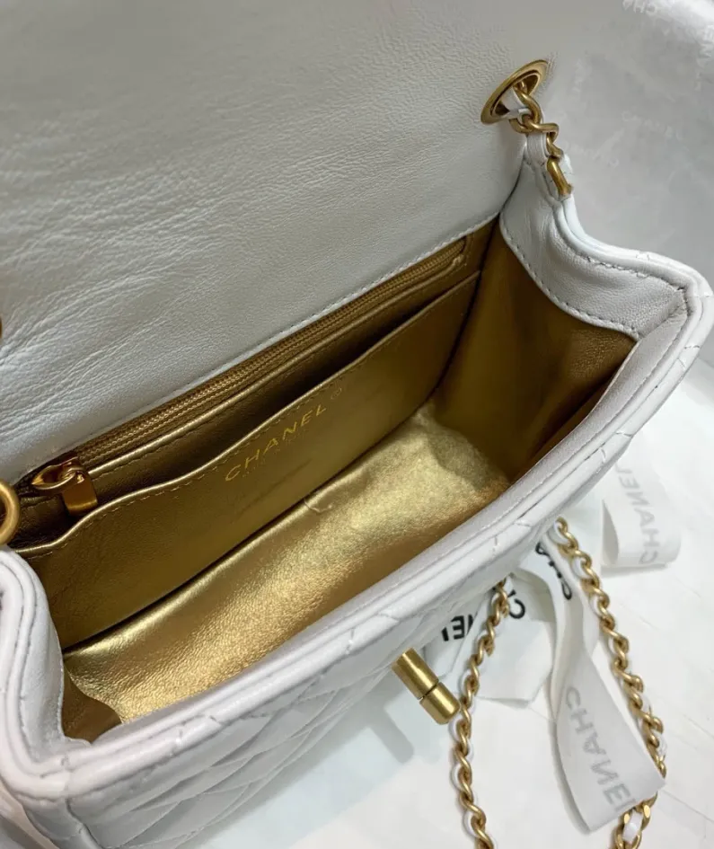 classic flap lambskin light gold buckle classic flap size:17cm