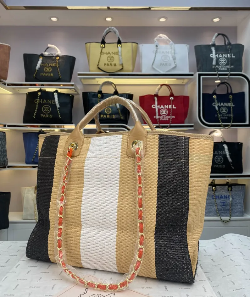 Chanel Shoulder Bag Size: 38*20*30cm Style: 8822