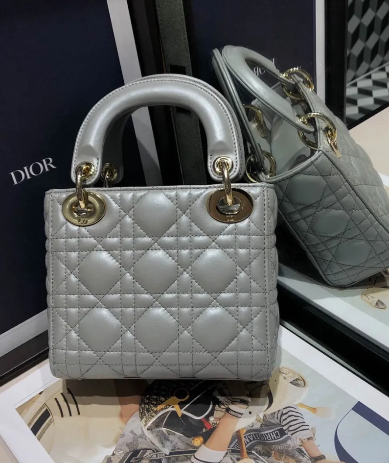 Classic size:17155cm Colour scheme: pearl grey