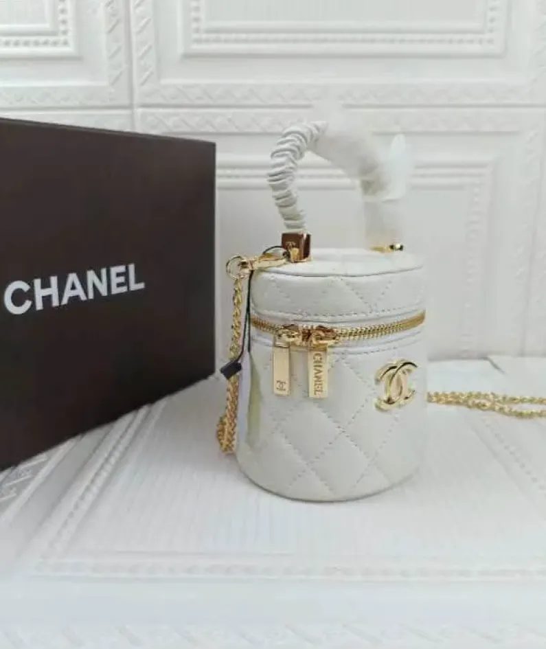 Chanel Vintage Cosmetic Bag Size: 12x11cm, Style: 212