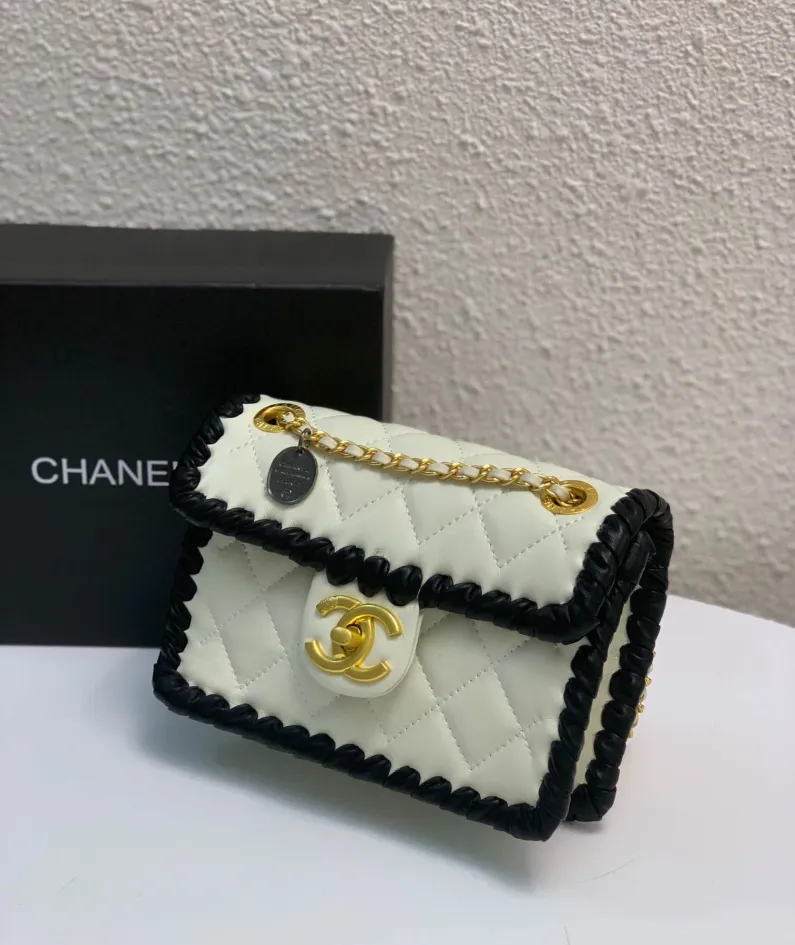 Lambskin Size: 19cm