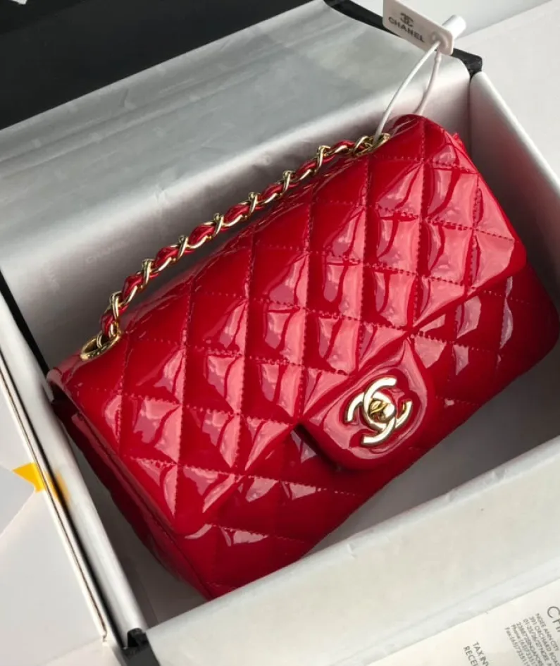 Chanel Patent Leather Pouch Model: 1116 size: 20cm