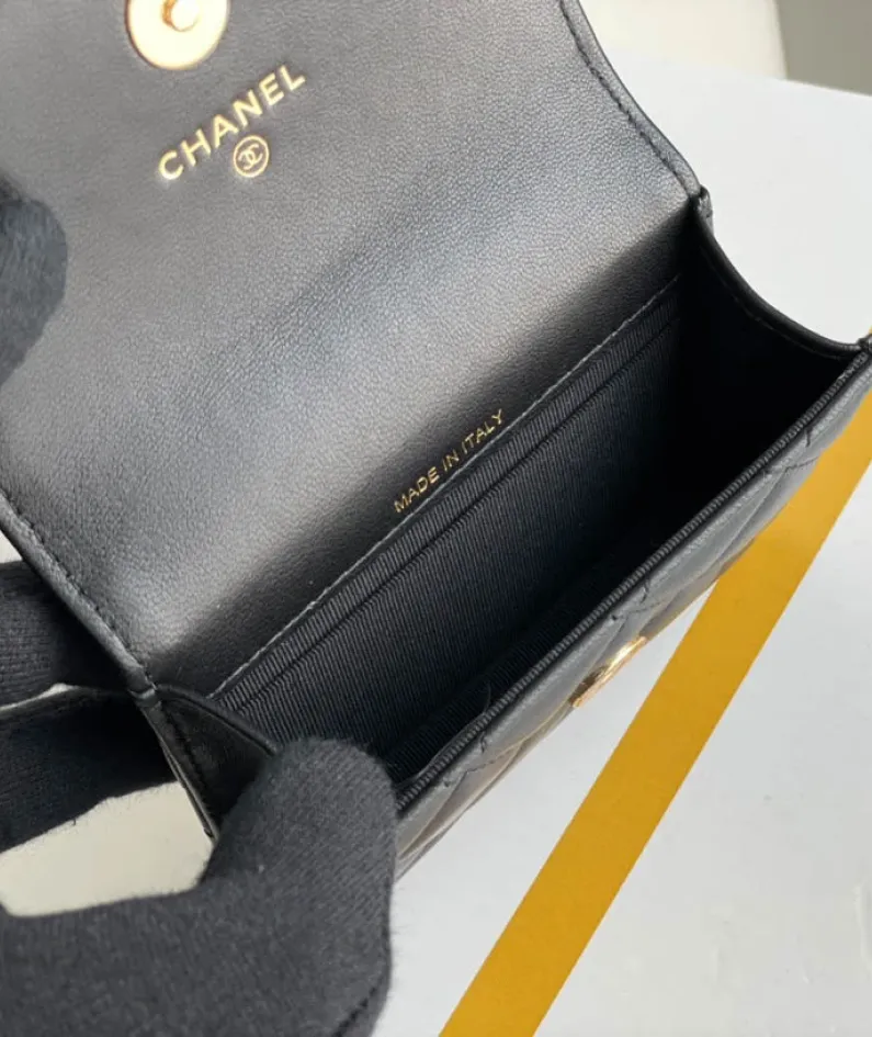 Lambskin Size: 9cmx11cmx3.8cm