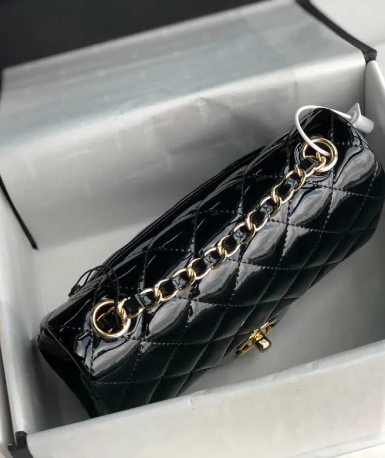 Chanel Patent Leather Pouch Model: 1116 size: 20cm