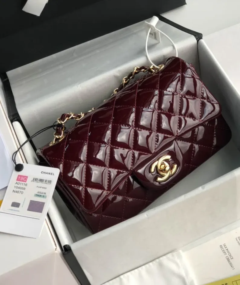Chanel Patent Leather Pouch Model: 1116 size: 20cm