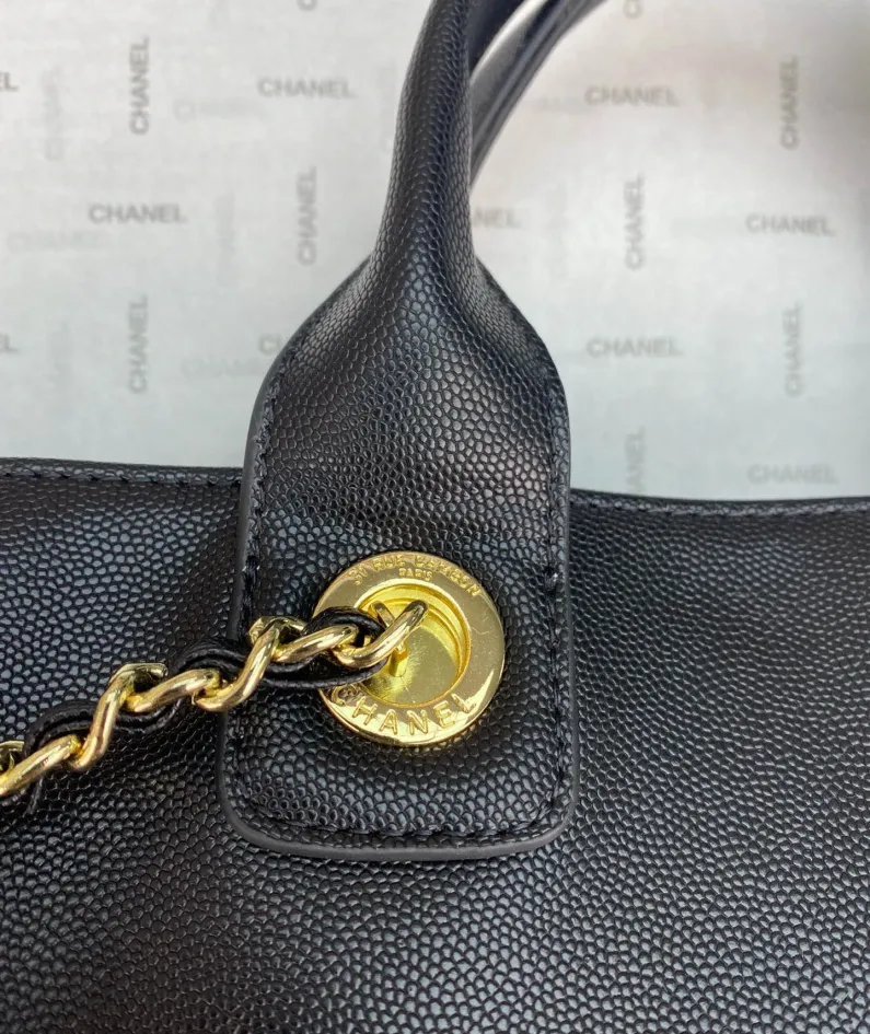 Chanel Size: 42/30/12 Style: 8816