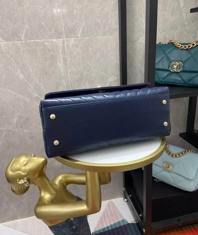 Hand Flap Bag Model 92991# Size: 18x29x12cm Royal Blue