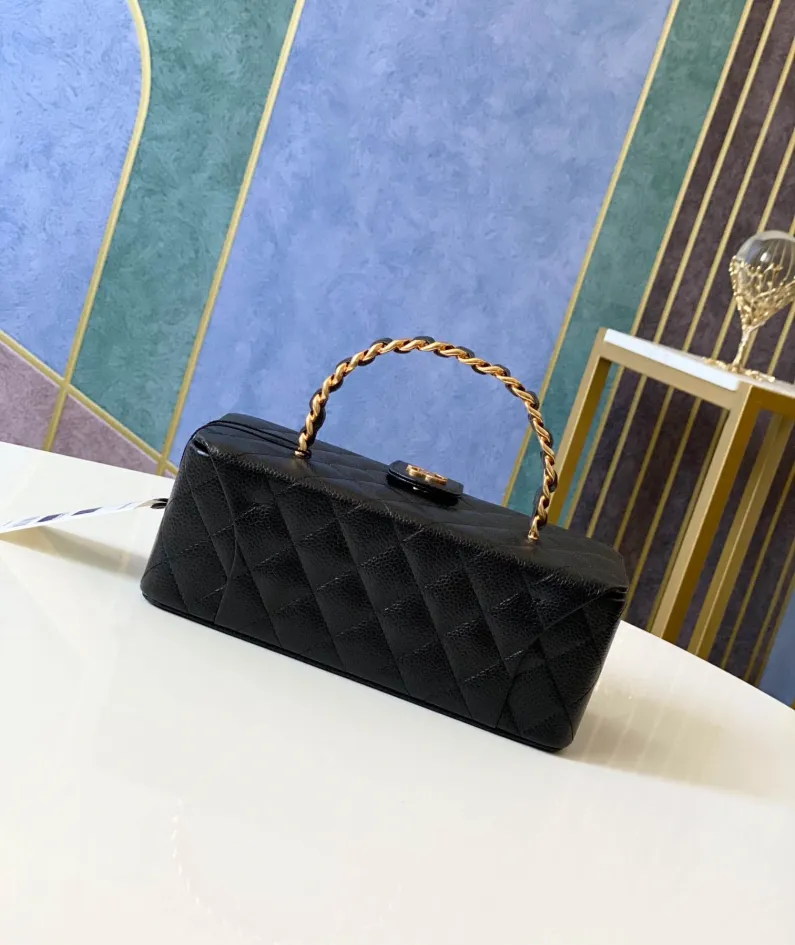 Cosmetic Bag Size: 22 10 8.5cm No.: 01919