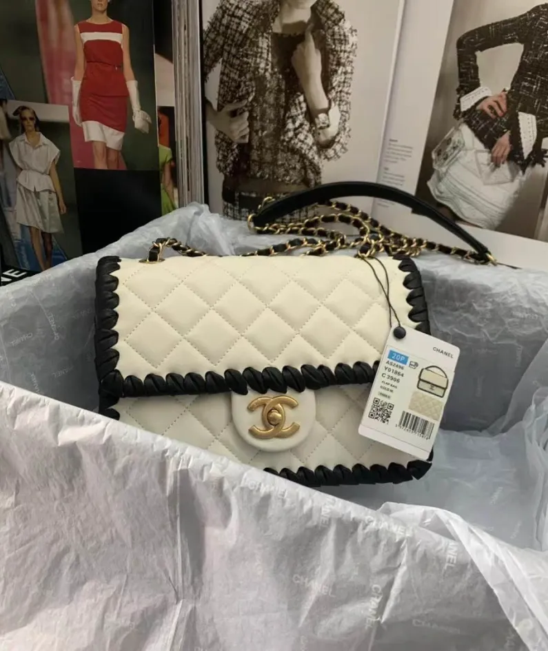 Chanel Tofu Bun Size: 22cm Style: AS2496