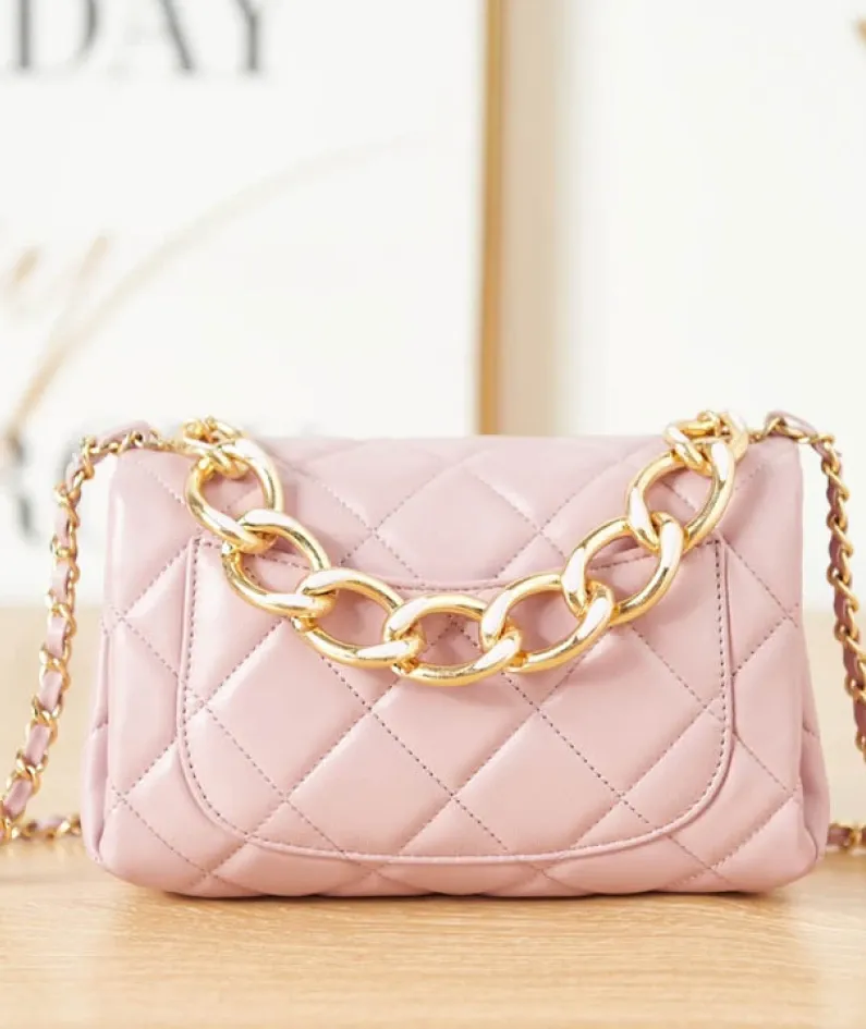 Lambskin Style: AS3366 Size: 20X9X13.5Cm