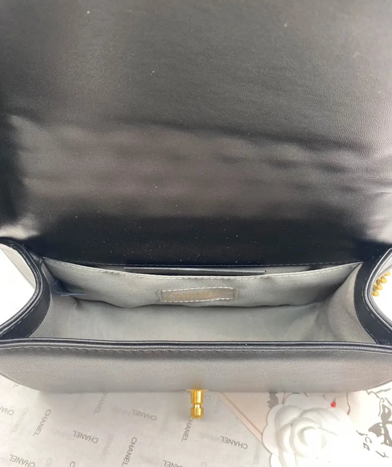 Gilt buckle series Model number: 67086 Size: W25*H14-16*D7.5