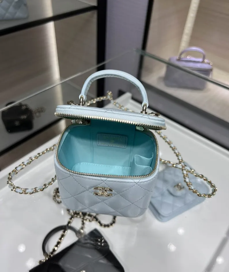Hand Cosmetic Bag Model: AP2198 Size: 11*8.5*7cm