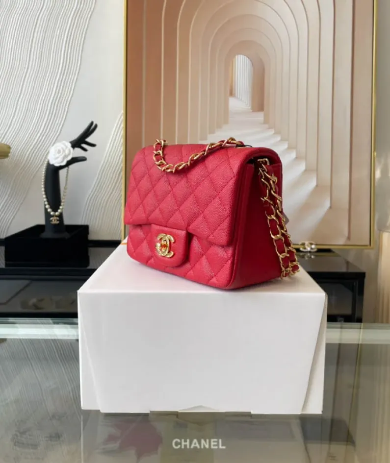 Light Silver Metal Bag Size: 17cm Ident No.: 01115