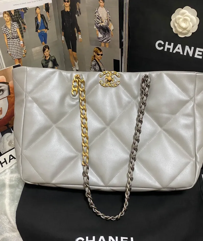 Chanel Style: AS3660 Size: 264010cm