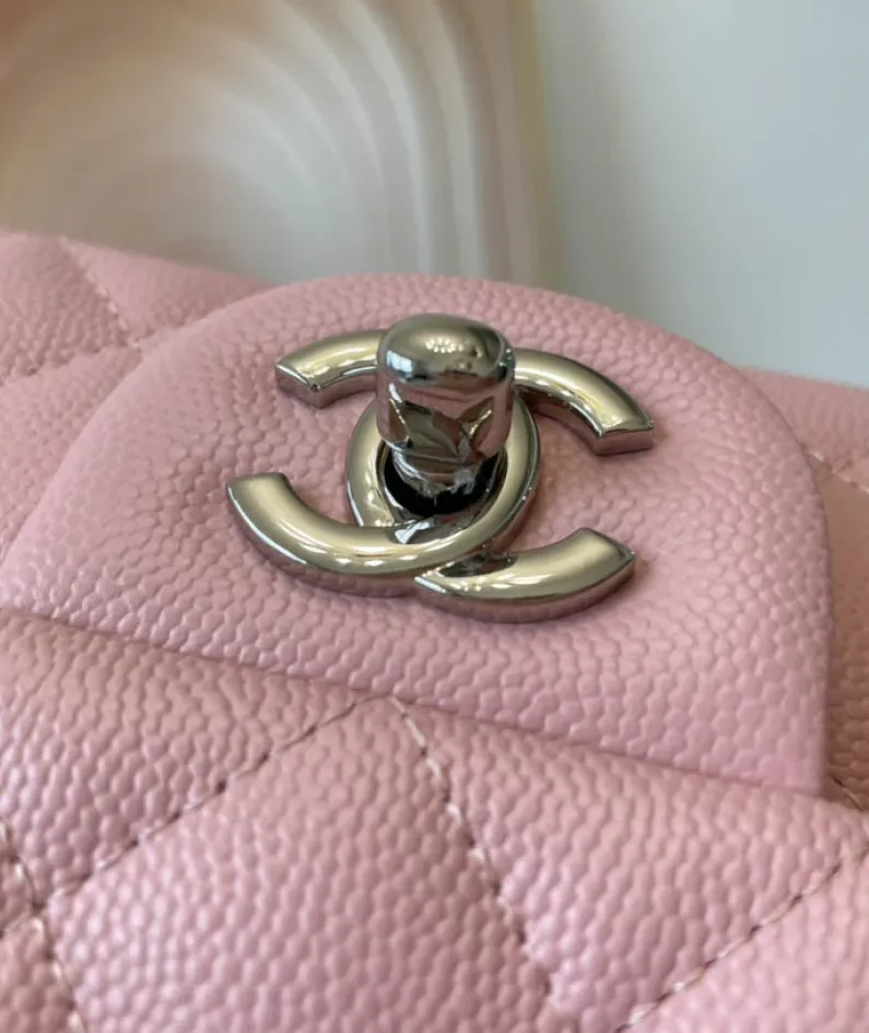 Light Silver Metal Bag Size: 20cm Ident No.: 01116