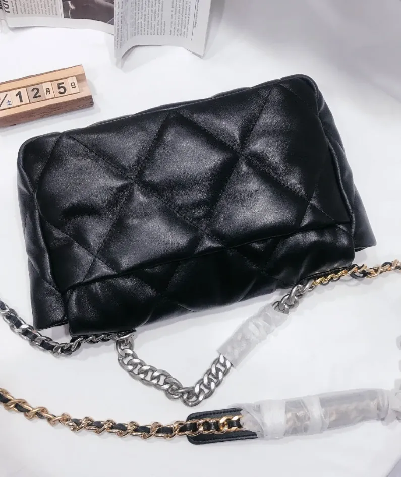 chanel one shoulder messenger bag Size: 30*19*9 25*17*8 22*14*7
