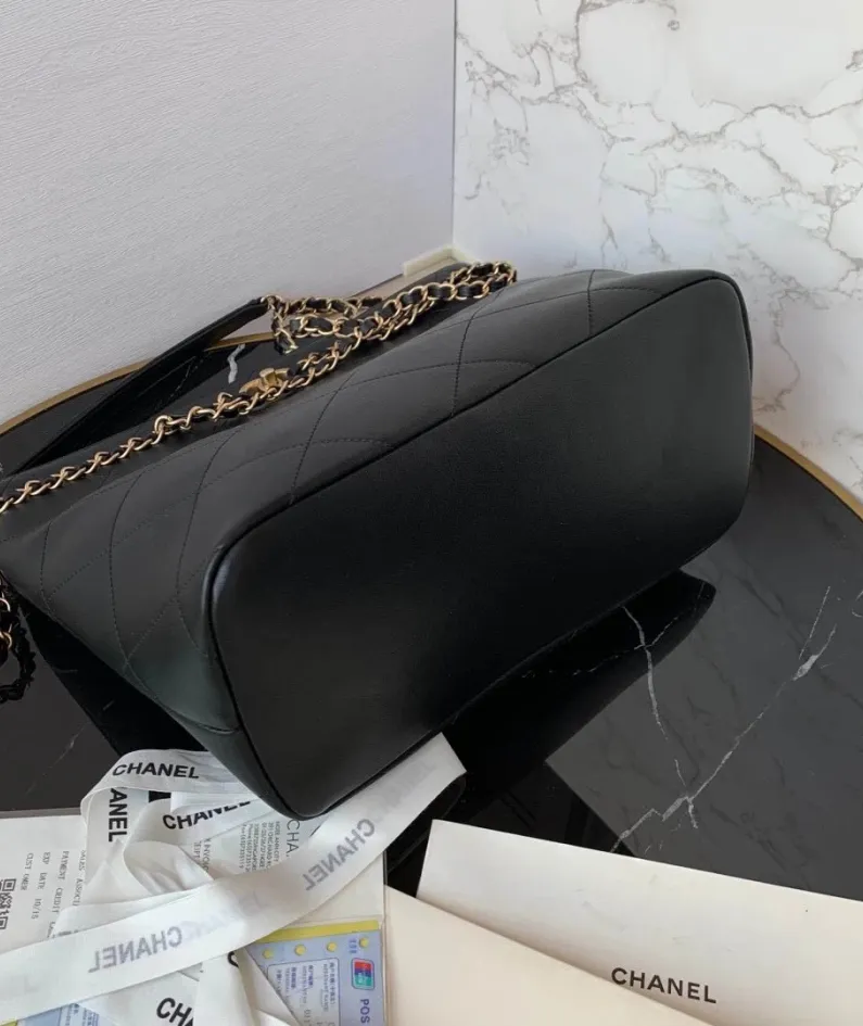 CHANEL Size: 28*26*14CM