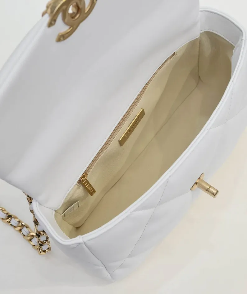 Chanel Style: 9010 Size: 26*16*10cm.