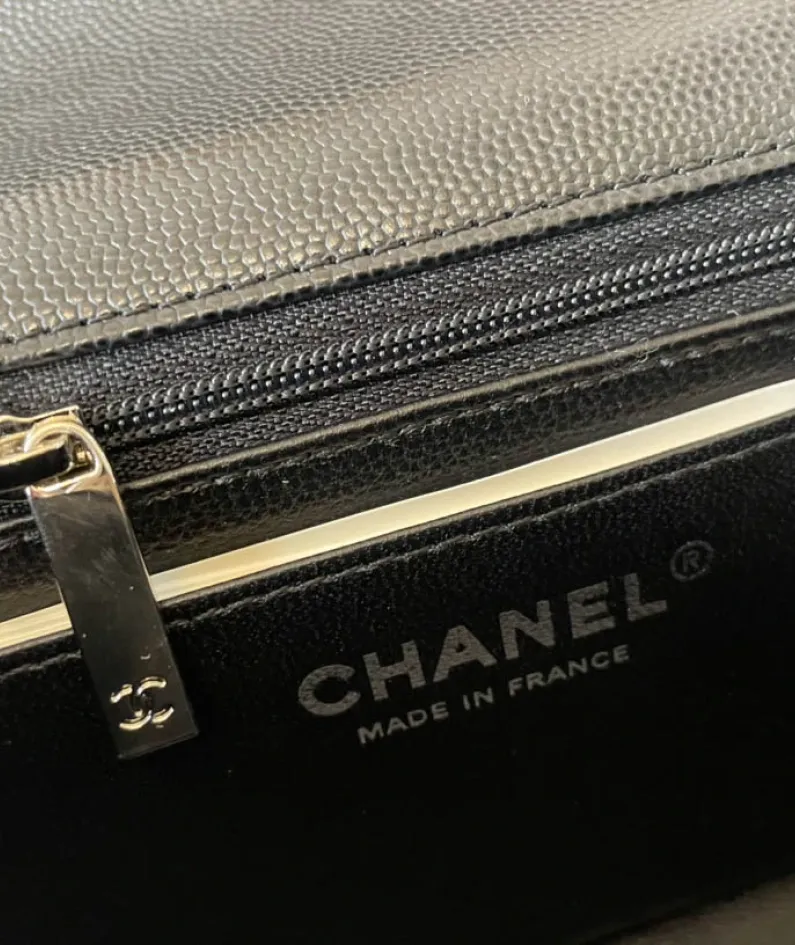 Light Silver Metal Bag Size: 20cm Ident No.: 01116