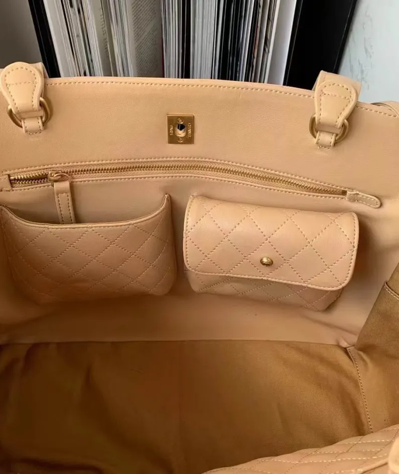 CHANEL Style: AS3508 Size: 38/28/14