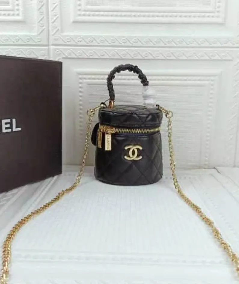 Chanel Vintage Cosmetic Bag Size: 12x11cm, Style: 212