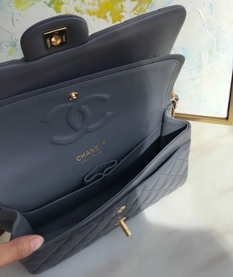 Lambskin size: 25x16x7.6cm Model: 1112#