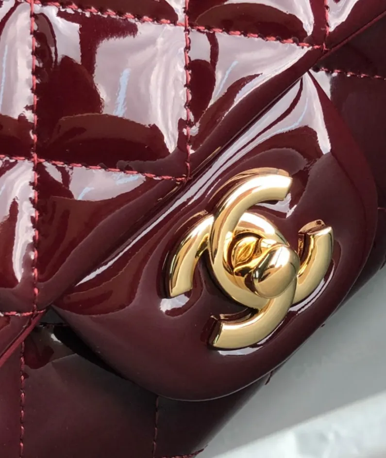 Chanel Patent Leather Pouch Model: 1116 size: 20cm