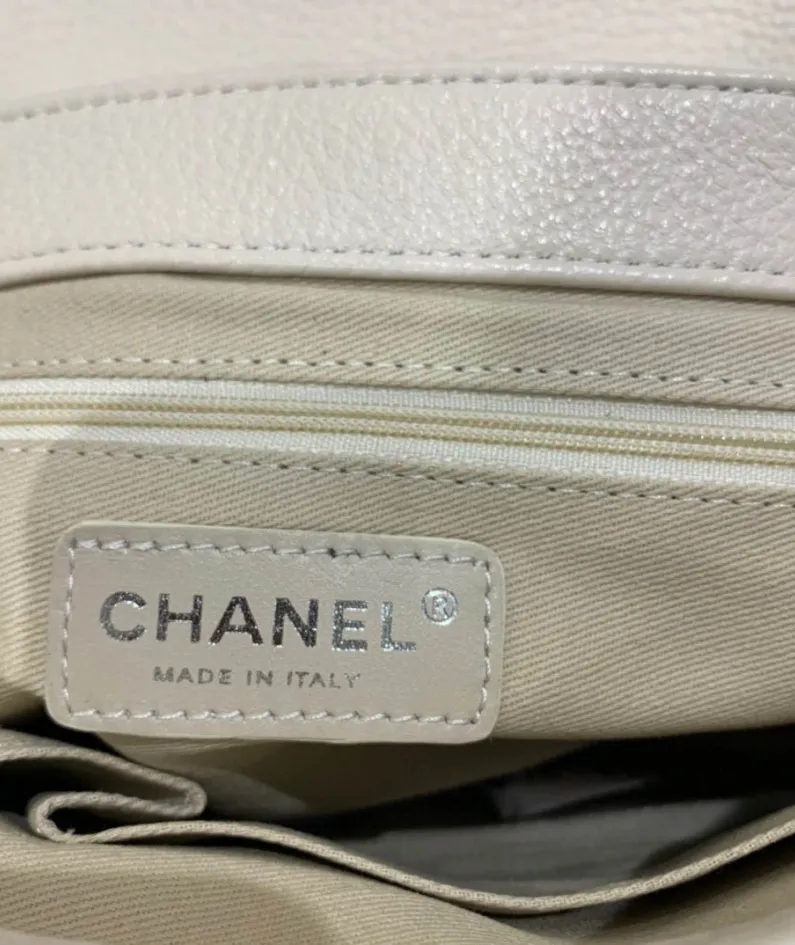 CHANEL shoulder bag Model 8095# Size: 32X7.5X19CM