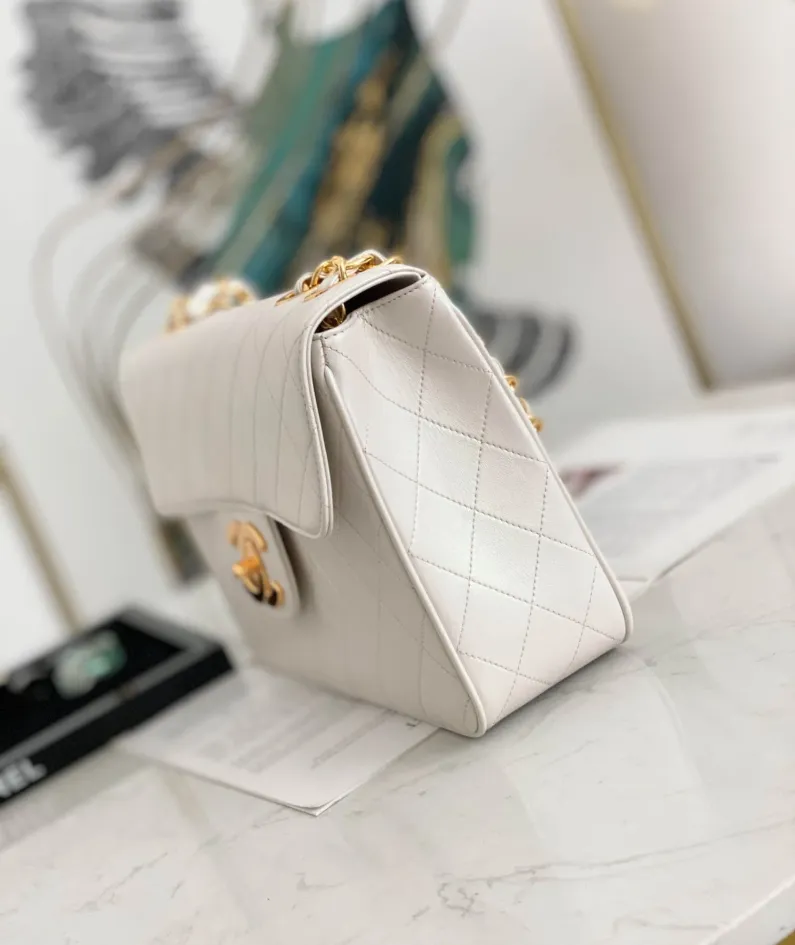Chanel One Shoulder Crossbody Bag Size: L30.21.8cm