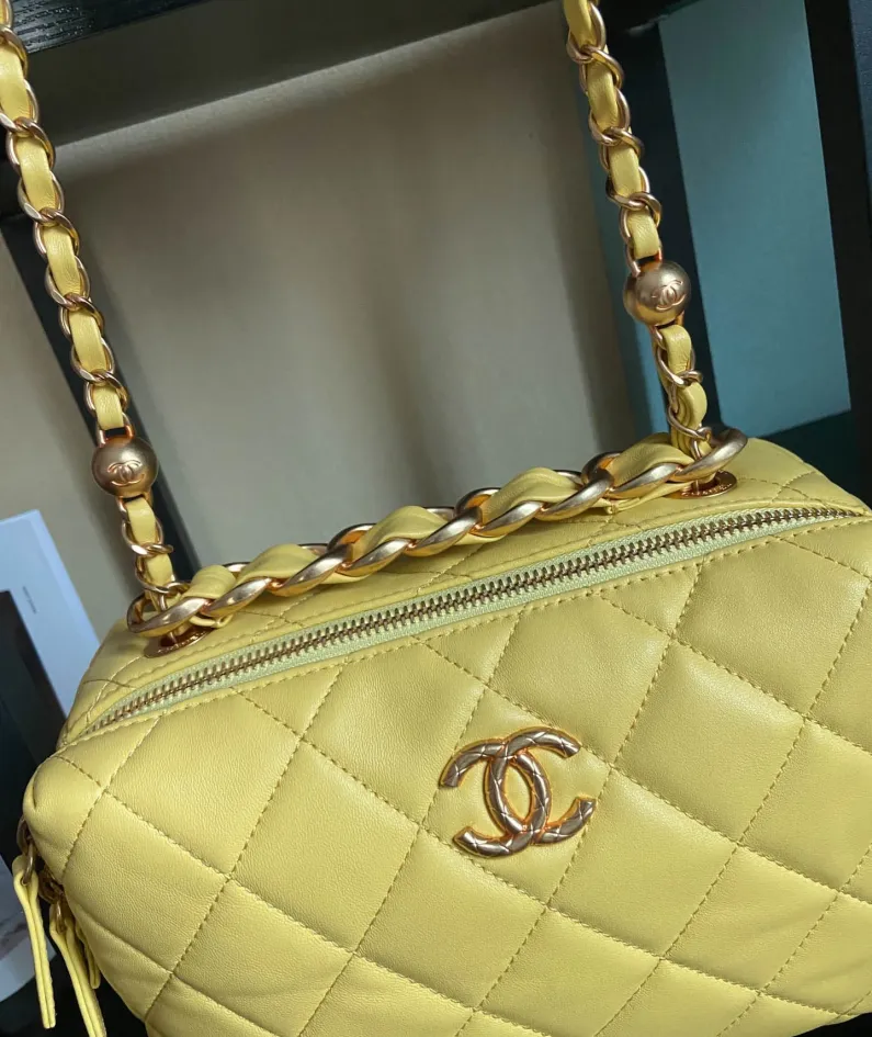 CHANEL Size: 22*10*15