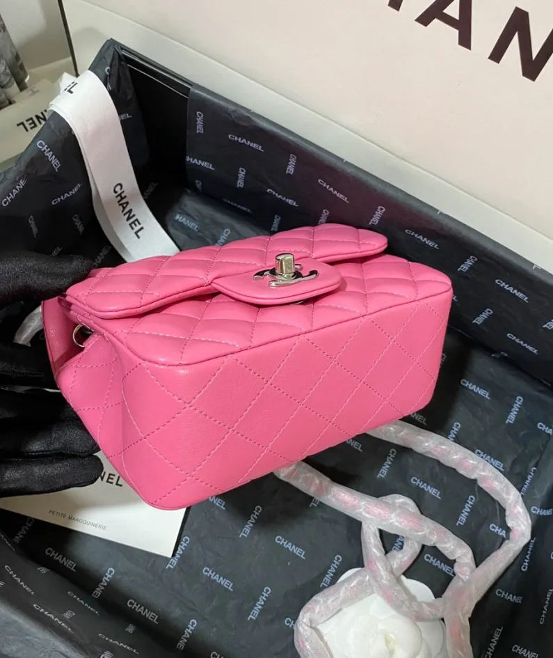Lambskin Model: 1115 Size: 17cm