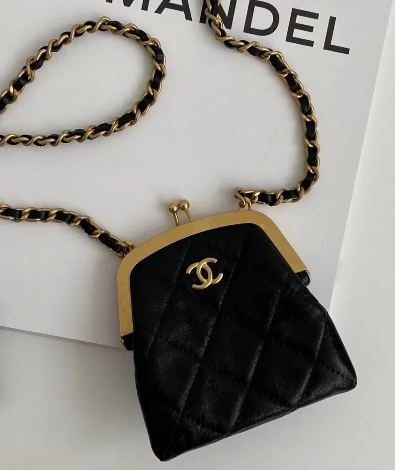Chanel size; 10.5*11*2cm Model: AS2825